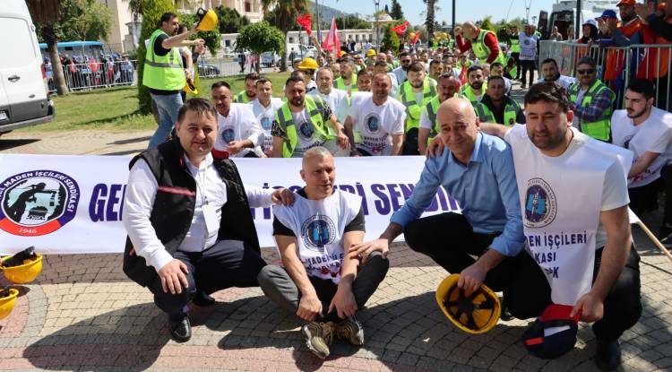 Madenciler Adana'da Alkışlarla Karşılandı