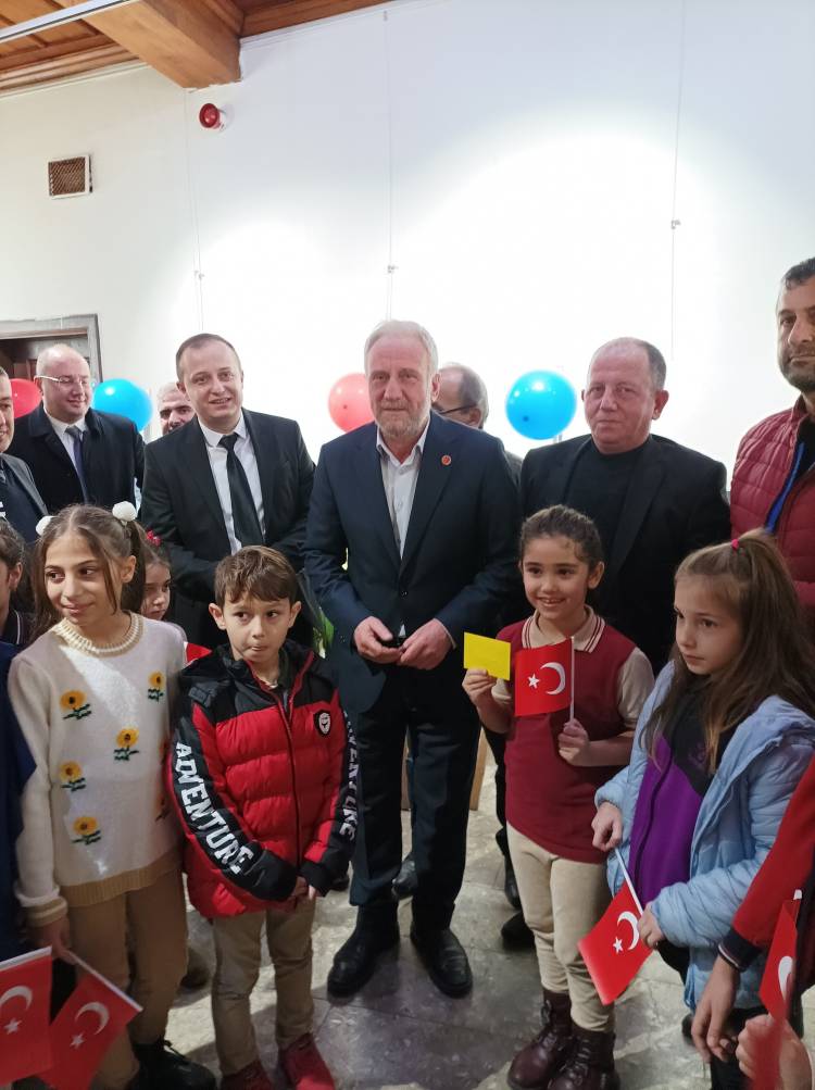 Yeniden Refah Partisinden Çocuğun Gözünden Zonguldak Sergisini Ziyaret