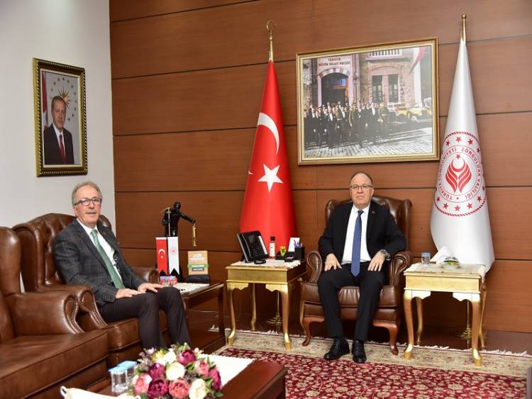 Bartın Üniversitesi Rektörü Prof. Dr. Orhan Uzun Valimiz Mustafa Tutulmaz‘a Nezaket Ziyaretinde Bulundu