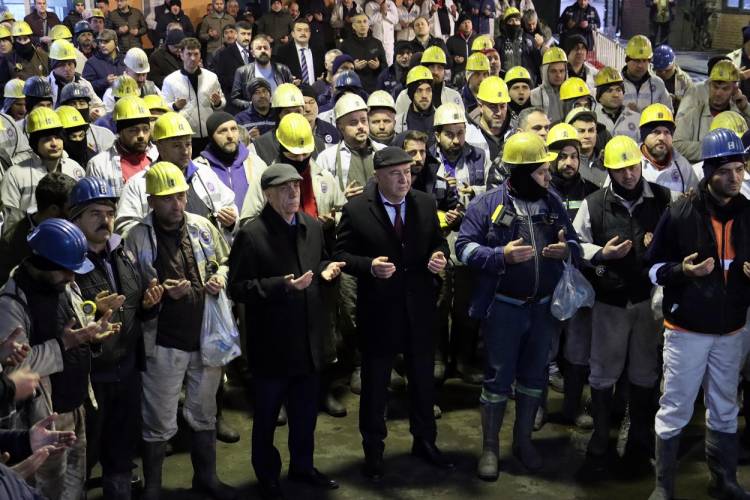 Kozlu'da Kaybettiğimiz 8 Maden İşçisi Dualarla Anıldı