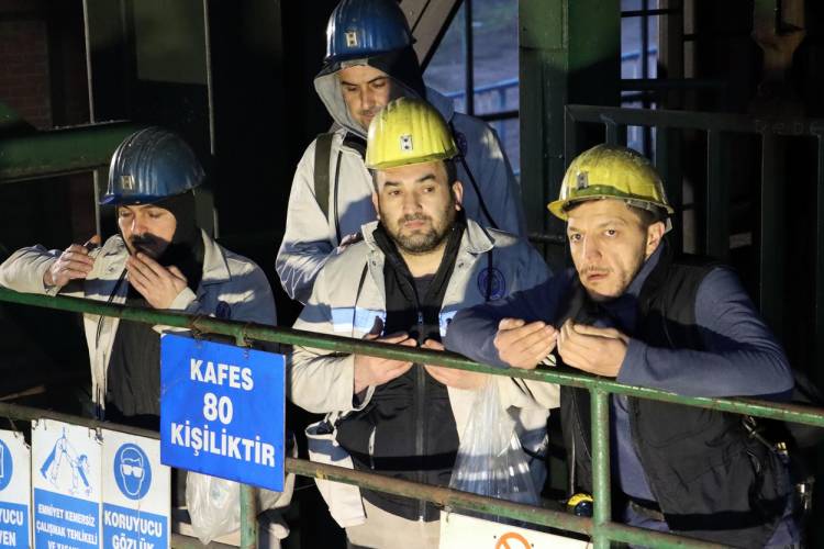 Kozlu'da Kaybettiğimiz 8 Maden İşçisi Dualarla Anıldı