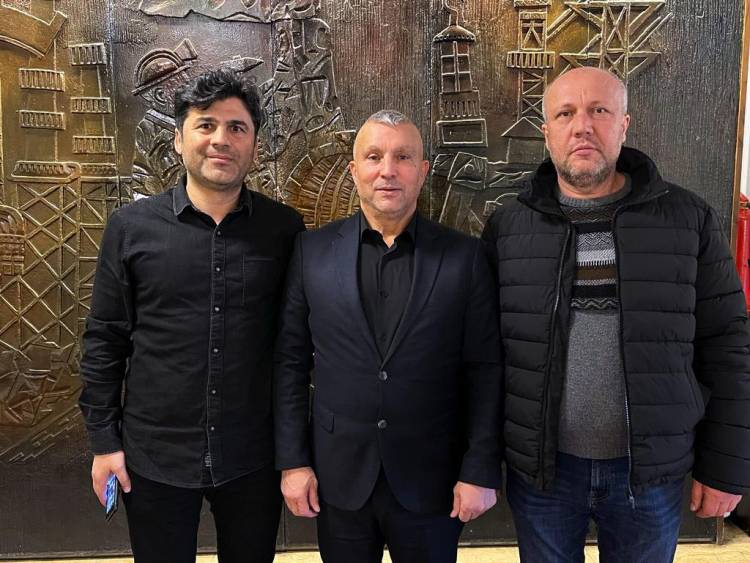 Emekli Olan Madencilerden Tayfun Demir’e Veda Ziyareti