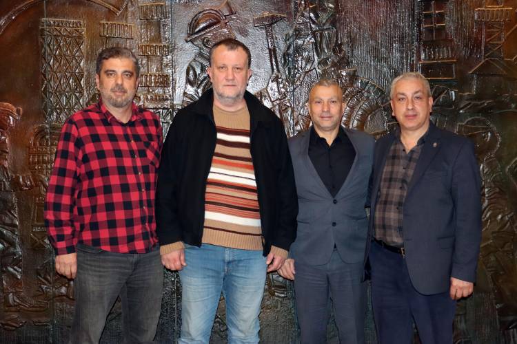 Emekli Olan Madencilerden Tayfun Demir’e Veda Ziyareti
