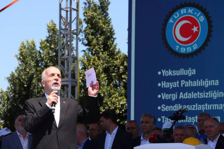 Madenciler Adana'da Alkışlarla Karşılandı