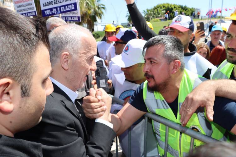 Madenciler Adana'da Alkışlarla Karşılandı