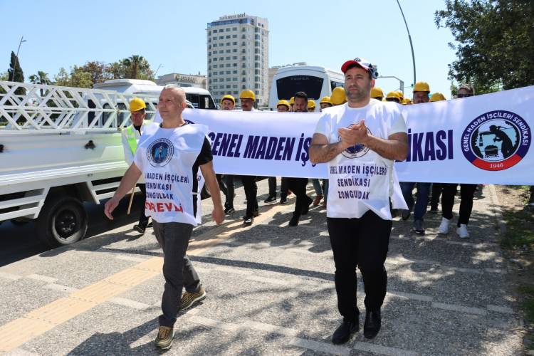 Madenciler Adana'da Alkışlarla Karşılandı